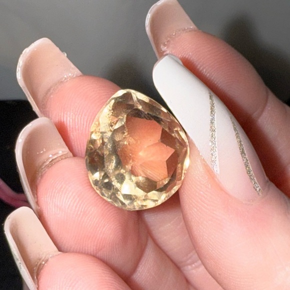 Teardrop shaped champagne morganite brilliant cut 15ctw loose stone . Stunning - Picture 11 of 13